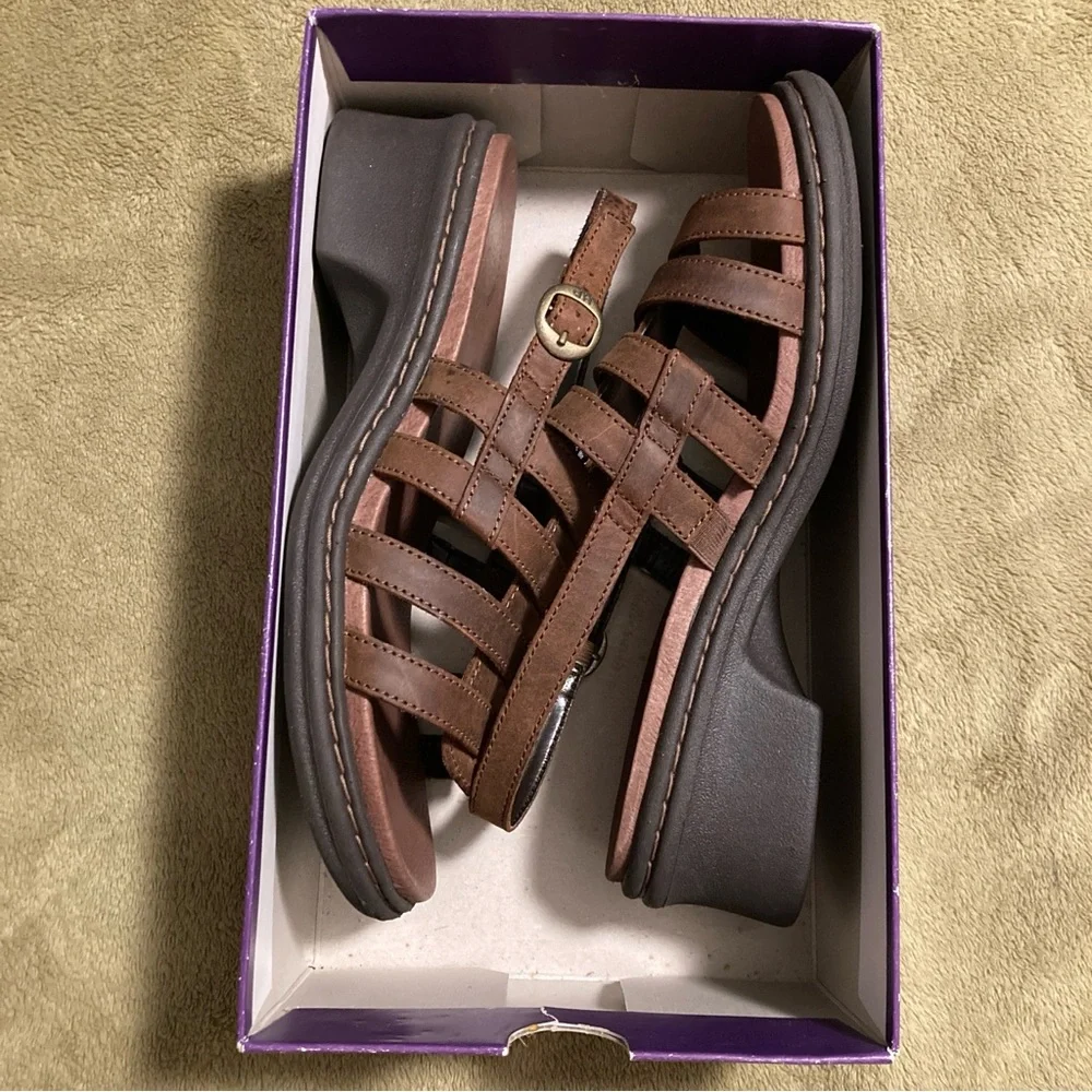 NIB Vintage Hush Puppies Leap Leather Sandals 8W - Picture 2 of 12